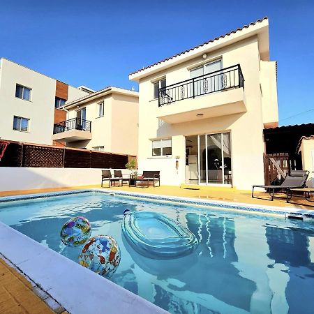 Spacious Villa With Private Pool Paphos ภายนอก รูปภาพ