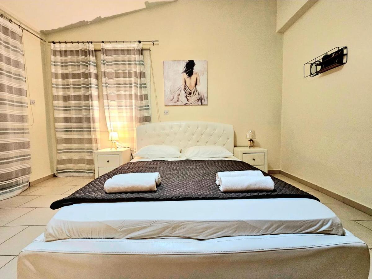 Spacious Villa With Private Pool Paphos ภายนอก รูปภาพ