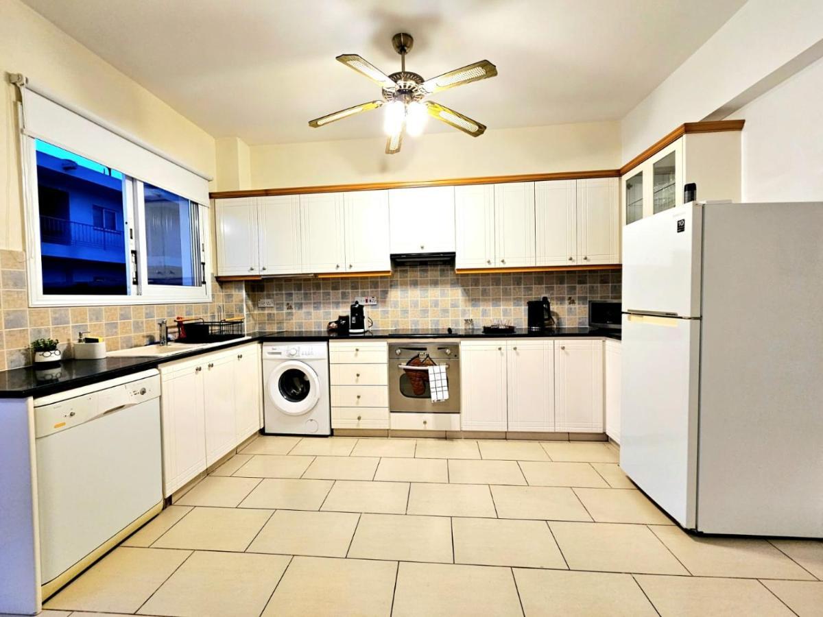Spacious Villa With Private Pool Paphos ภายนอก รูปภาพ