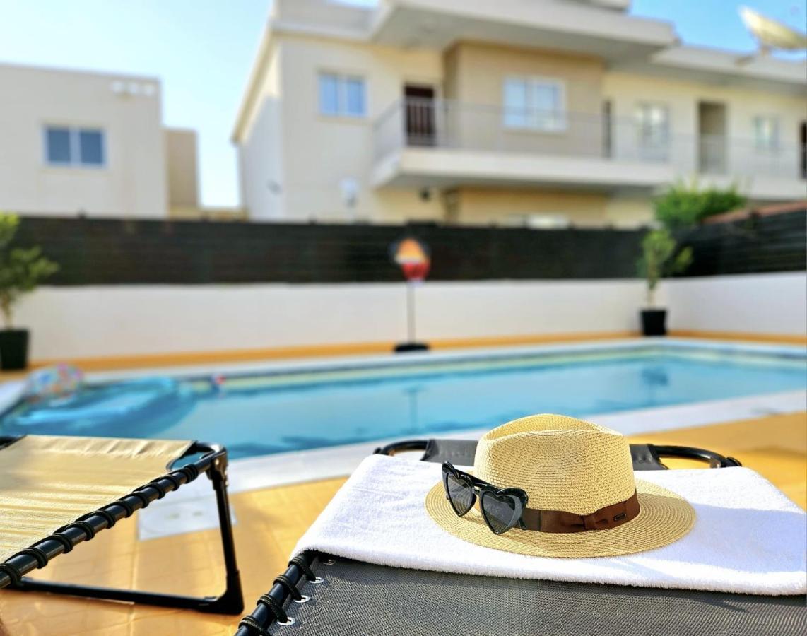 Spacious Villa With Private Pool Paphos ภายนอก รูปภาพ