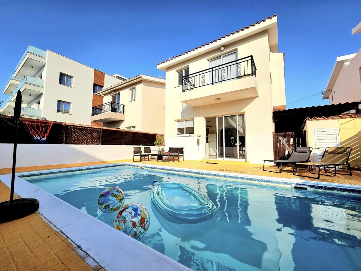 Spacious Villa With Private Pool Paphos ภายนอก รูปภาพ