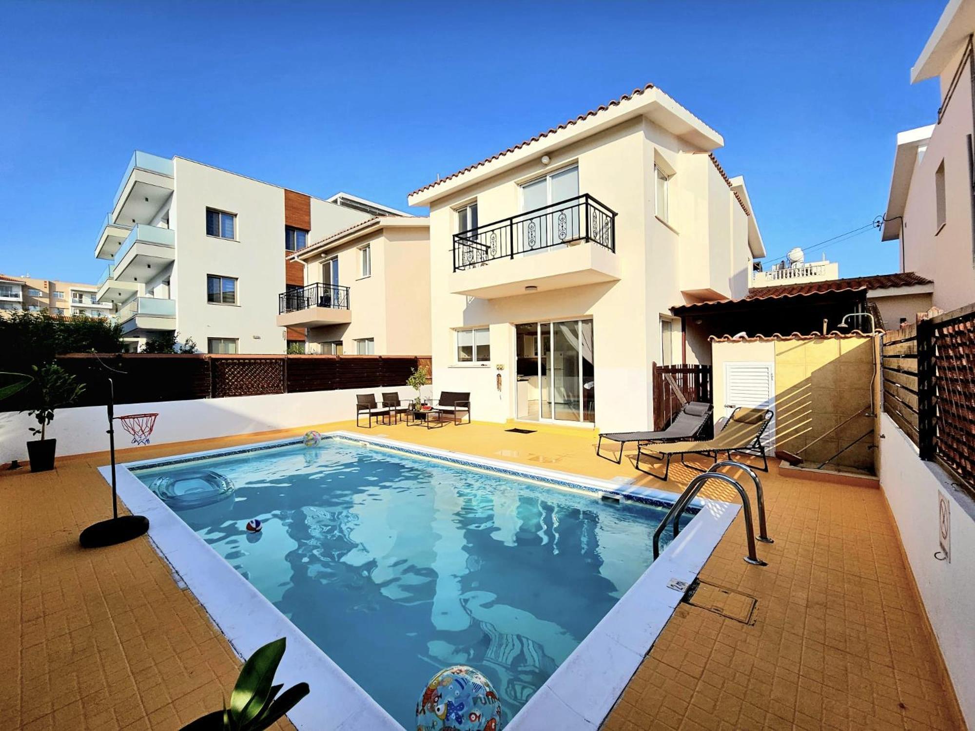 Spacious Villa With Private Pool Paphos ภายนอก รูปภาพ